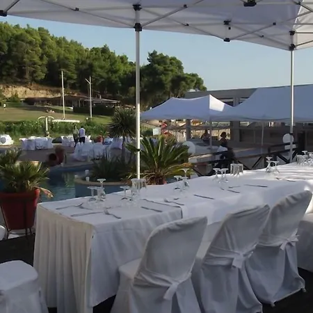 Отель Elani Bay 4*