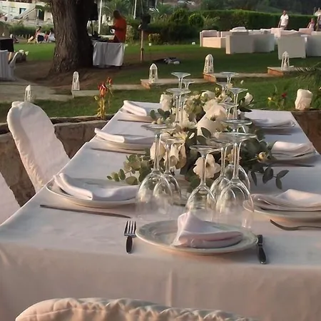 מלון Elani Bay 4*