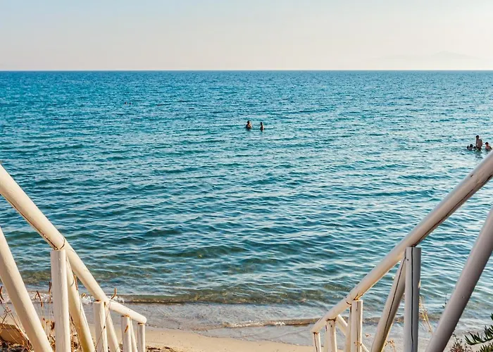 Elani Bay 4* Siviri