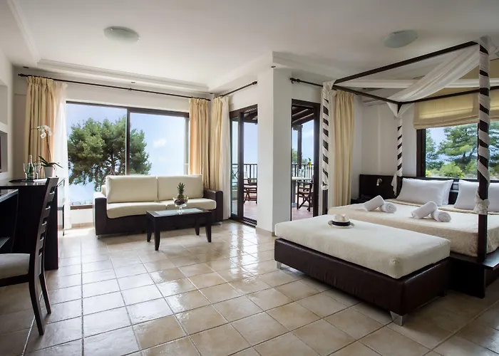 Elani Bay 4* Siviri