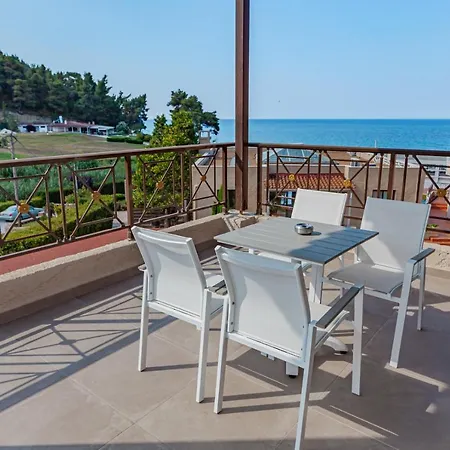 Elani Bay فندق 4*